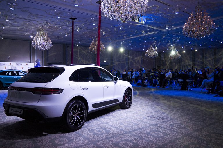 The new Porsche Macan event 2.jpg