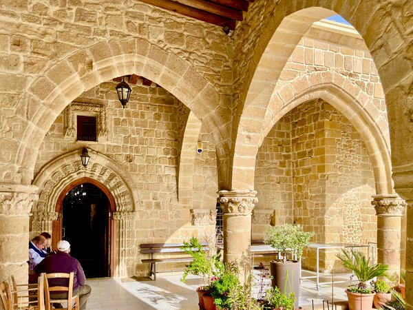 14.5. Χρυσαλινιώτισσα3.jpg