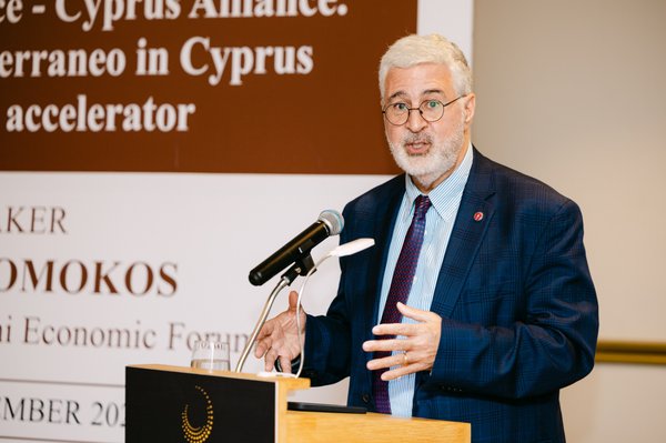 4.9. ΚΟΡΑΝΤΙΝΑ ΟΜΙΛΗΤΗΣ 2.jpeg