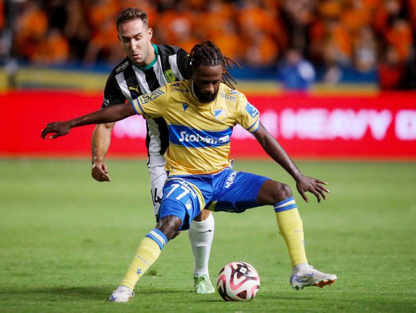 APOEL AEK.jpg
