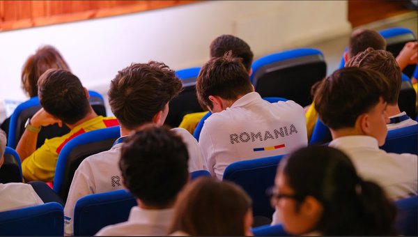 ΒΑΛΚΑΝΙΑΔΑ 4.jpg