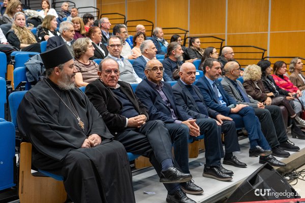 D3105977 CUTingEdge.jpg