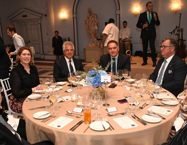 ΕΞΙ.jpg