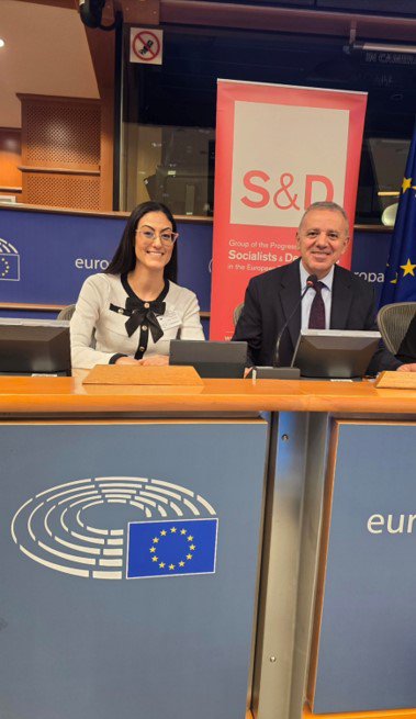 ΕΛΕΝΗ - ΜΑΥΡΙΔΗΣ.jpg