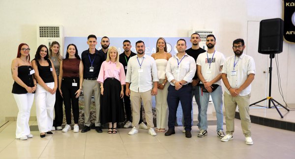 Η ΑΝΝΙΤΑ ΔΗΜΗΤΡΙΟΥ ΜΕ ΤΗΝ ΑΛΚΙΜΟ ΝΕΟΛΑΙΑ ΑΙΓΙΑΛΟΥΣΑΣ.jpg