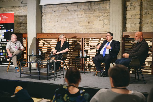 Μιχάλης Καλαμαράς, Sara Loyd, Δημήτρης Σκουρίδης, Δημήτρης Χατζησοφοκλή.jpg