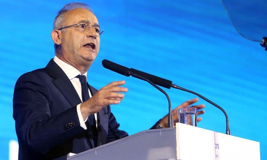 Ο Αβέρωφ στα βήματα… του Φειδία