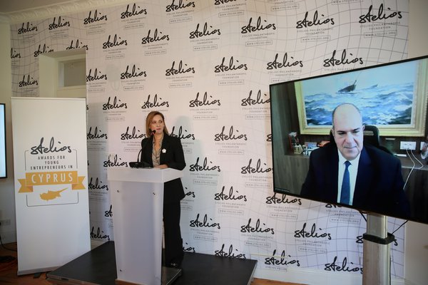 Φιλίππα Καρσερά Χριστοδουλίδη - Σερ Στέλιος Χατζηιωάννου.JPG