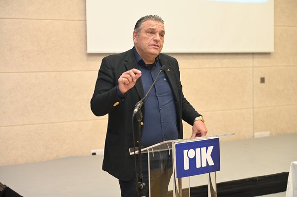 ΡΙΚ ΠΡΟΕΔΡΟΣ,.JPG