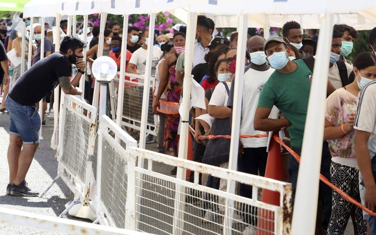 cyprus-vaccination-migrants-AP-960x600.jpg