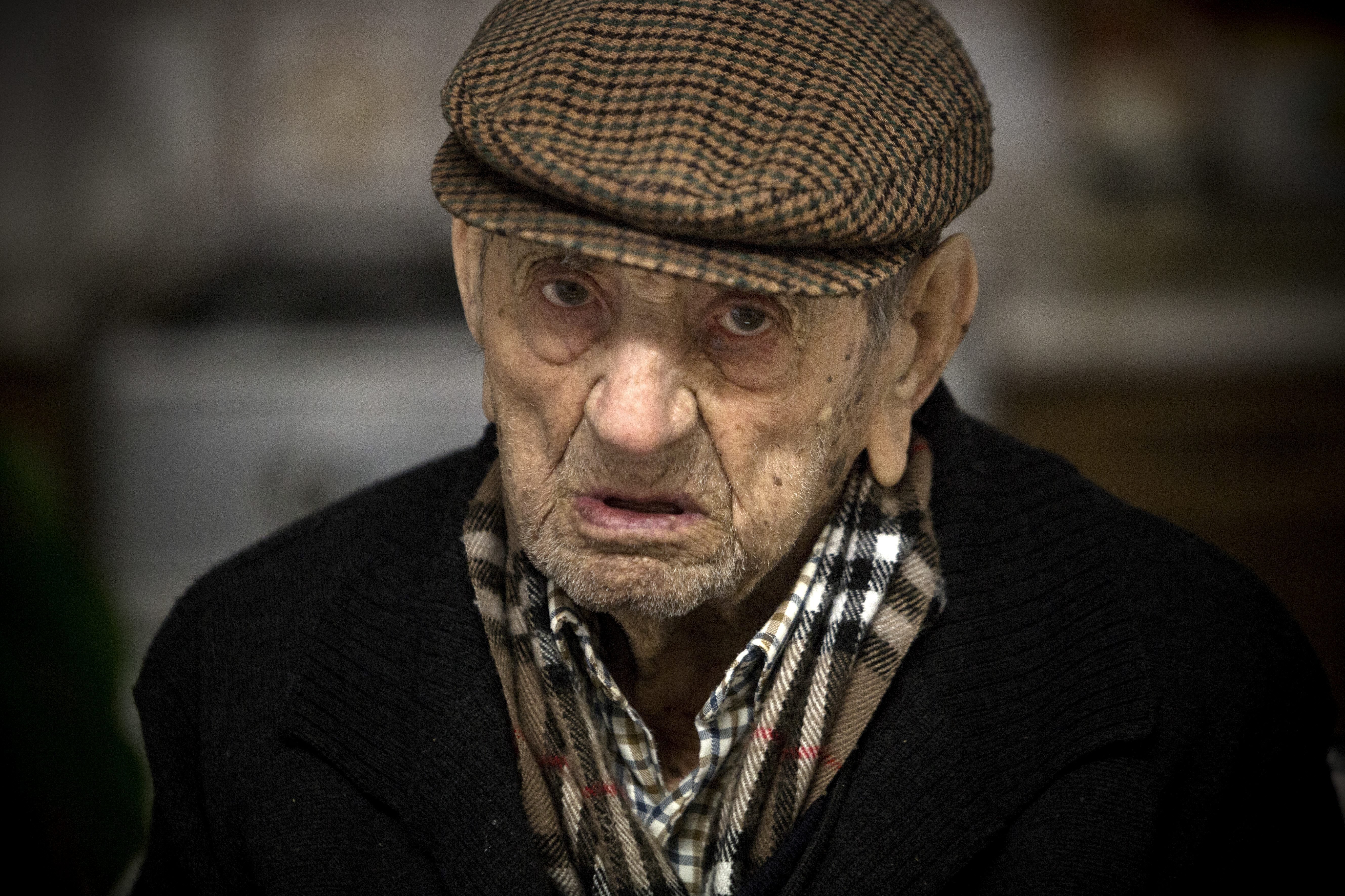 Пожилой старый мужчина. Старый мужик. Пожилой мужчина. Пожилой мужчина фото. Самый старый мужчина в России.